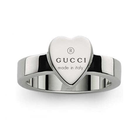 gucci trademark ring with heart pendant